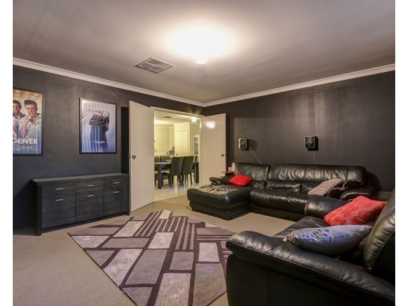 14 Astrolabe Way, Swan View WA 6056