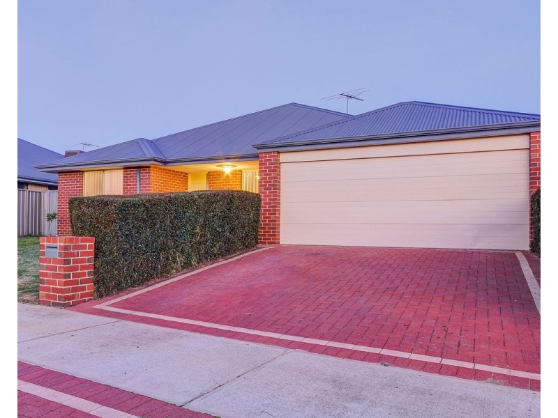 14 Astrolabe Way, Swan View WA 6056