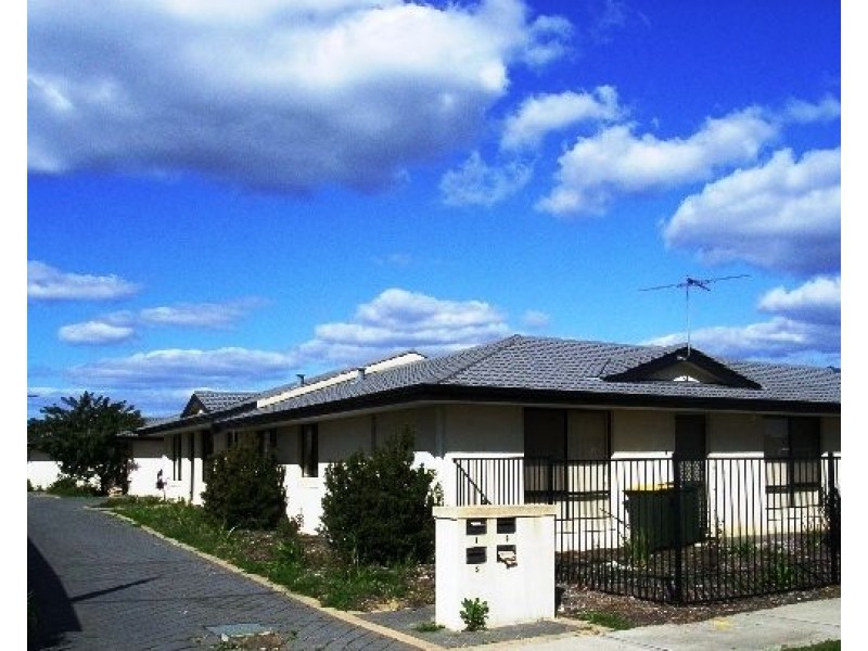 4/12 Mathoura Street, Midland WA 6056