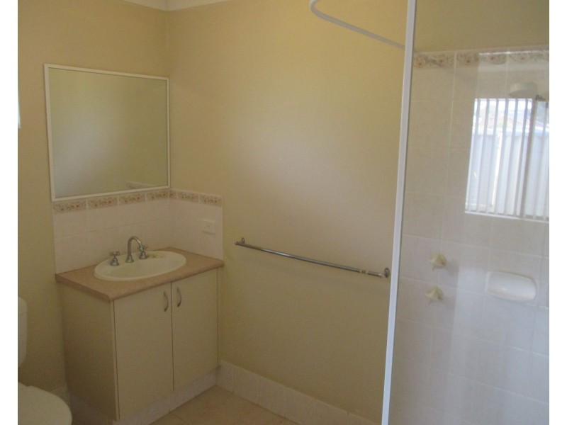 4/12 Mathoura Street, Midland WA 6056