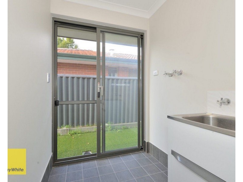 4/8 Cope Street, Midland WA 6056