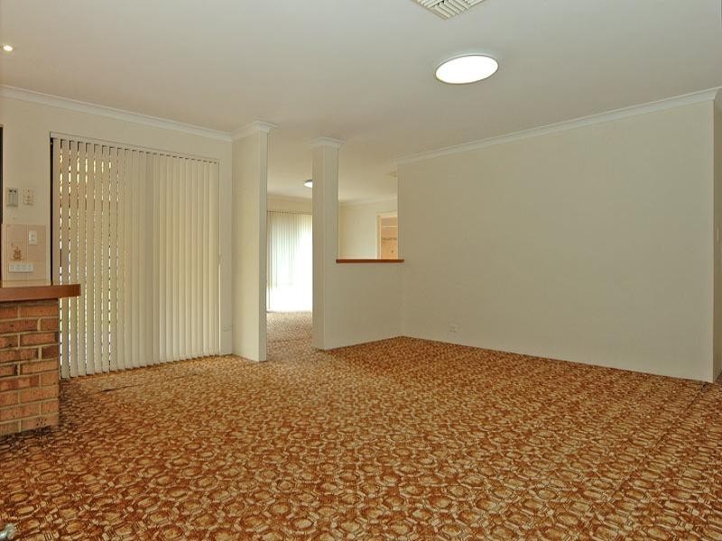 32 Vanessa Way, Swan View WA 6056