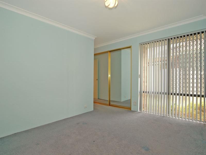 32 Vanessa Way, Swan View WA 6056