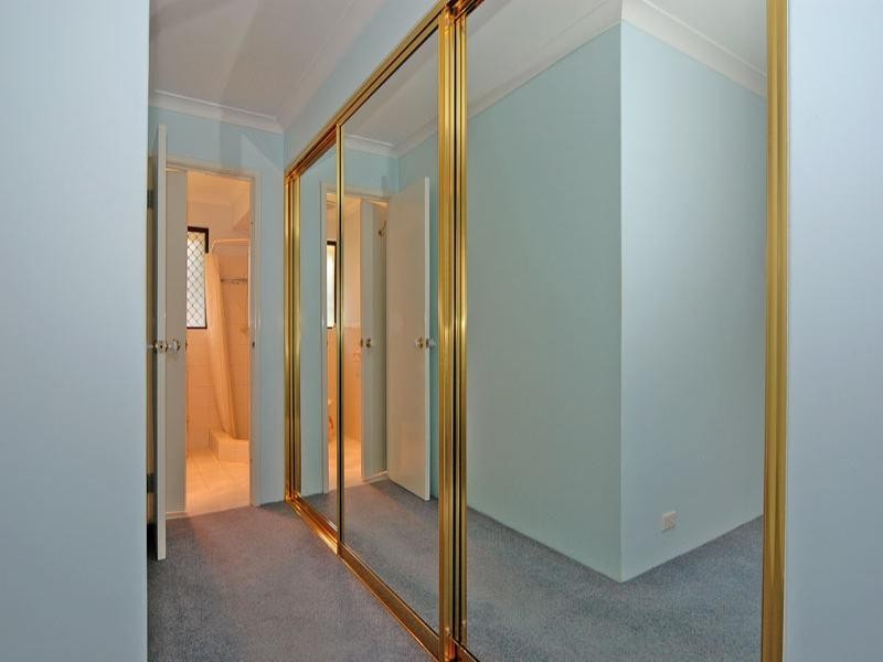 32 Vanessa Way, Swan View WA 6056