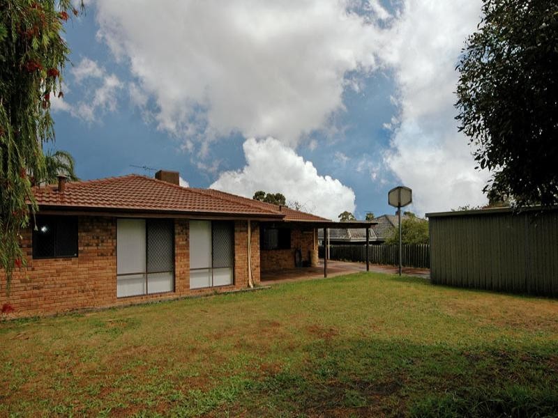 32 Vanessa Way, Swan View WA 6056