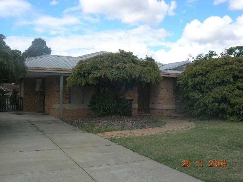 65 Burton Ret, Stratton WA 6056
