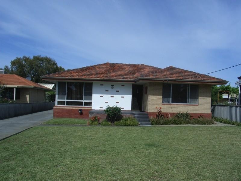 4 Francis Street, Middle Swan WA 6056