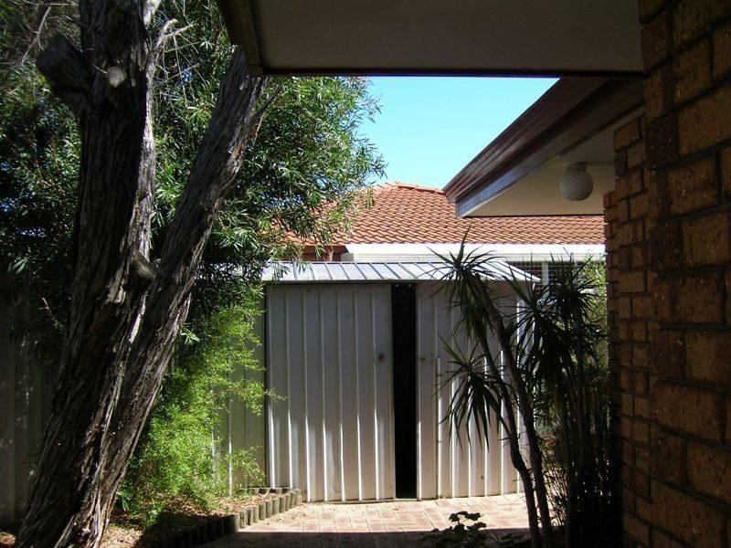 1/65 Amherst Road, Swan View WA 6056