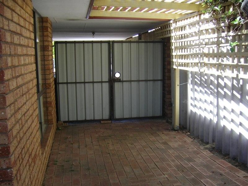 1/65 Amherst Road, Swan View WA 6056