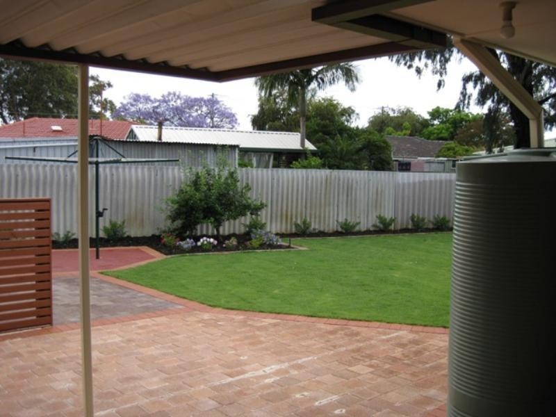 1 Crosbie Crescent, Middle Swan WA 6056