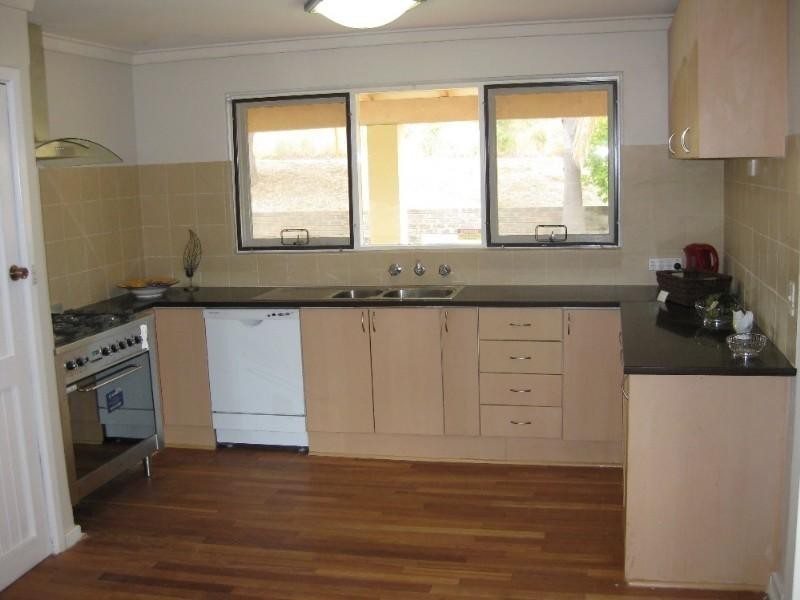 255 Viveash Road, Swan View WA 6056
