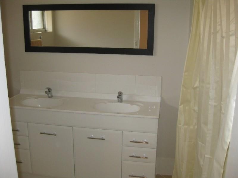 255 Viveash Road, Swan View WA 6056