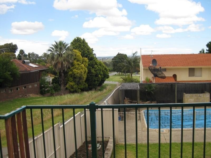 255 Viveash Road, Swan View WA 6056