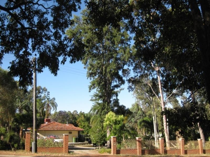 17 National Park Road, Swan View WA 6056