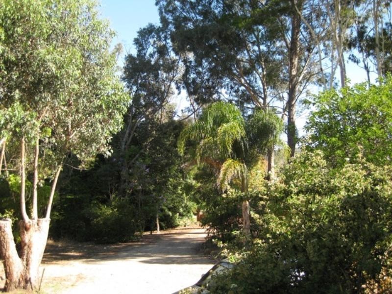 17 National Park Road, Swan View WA 6056