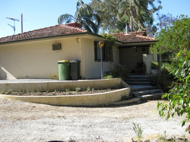 17 National Park Road, Swan View WA 6056