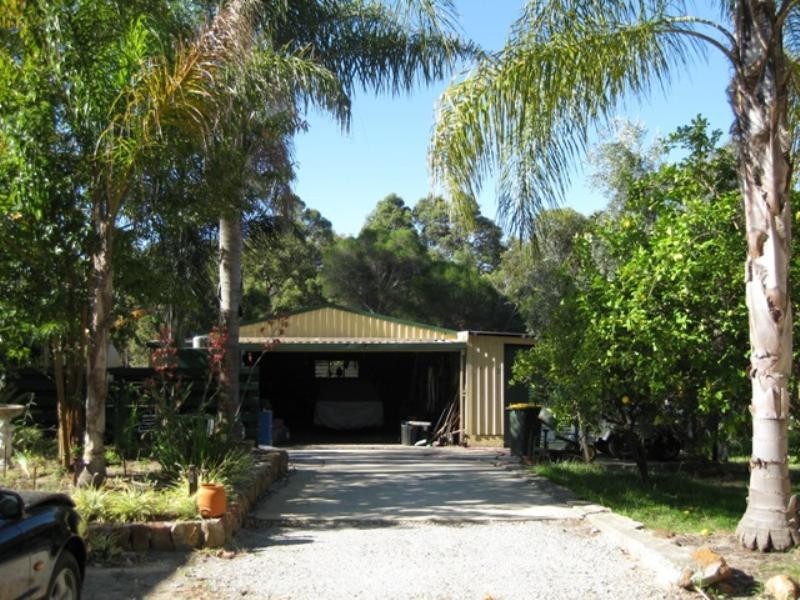 17 National Park Road, Swan View WA 6056