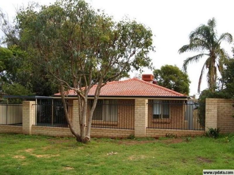27 Astroloma Place, Koongamia WA 6056
