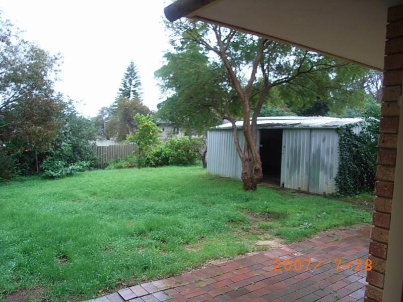 27 Astroloma Place, Koongamia WA 6056