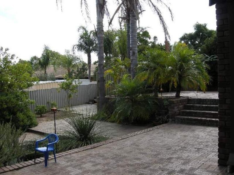 9 Gumnut Close, Swan View WA 6056