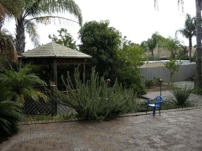 9 Gumnut Close, Swan View WA 6056