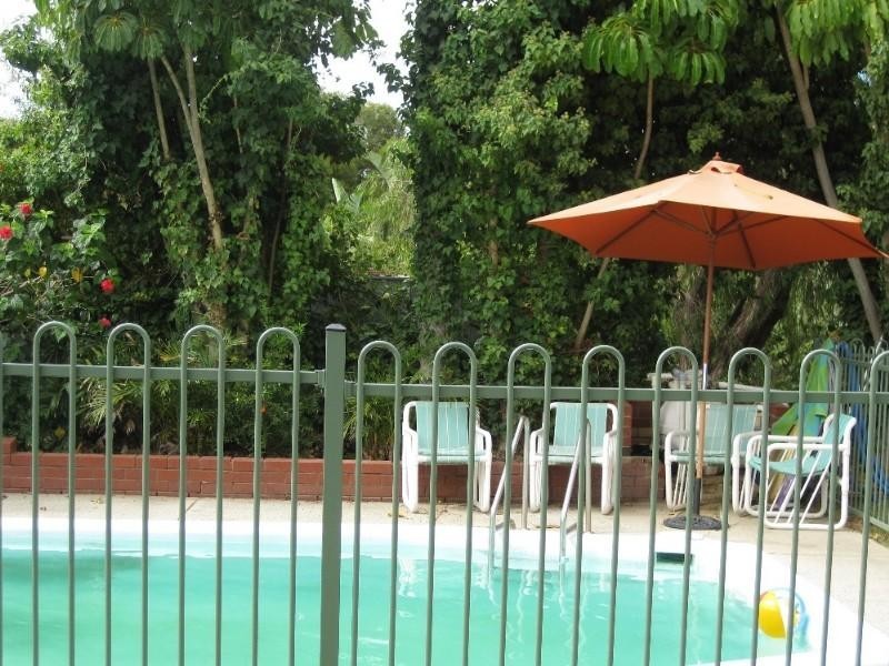 33 Weston Drive, Swan View WA 6056