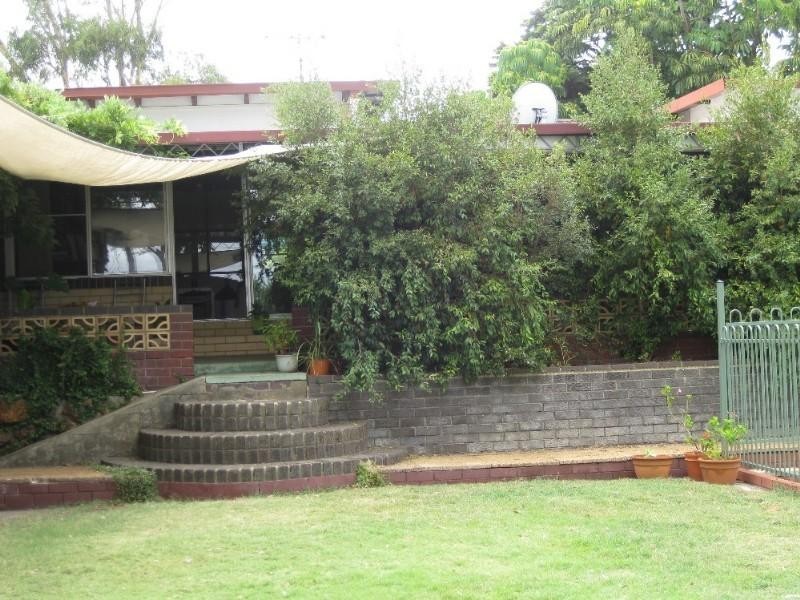 33 Weston Drive, Swan View WA 6056