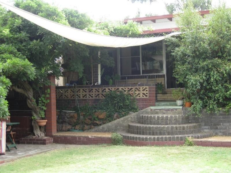 33 Weston Drive, Swan View WA 6056