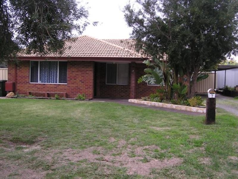 7 Pine Close, Swan View WA 6056