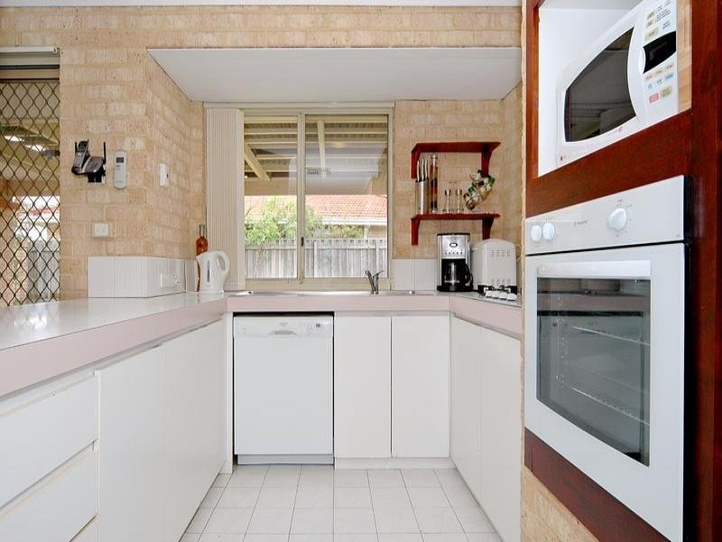 28 Burton Ret, Stratton WA 6056