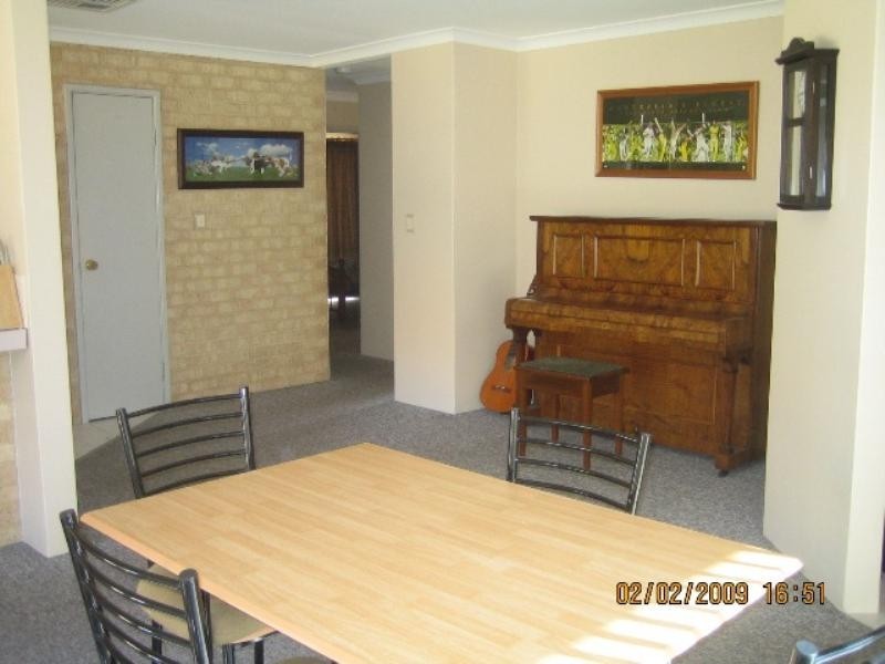 28 Burton Ret, Stratton WA 6056