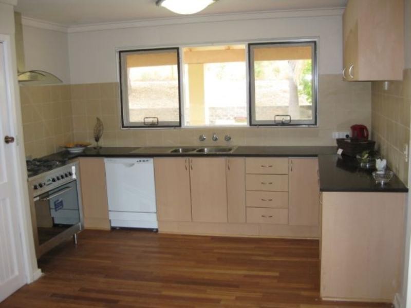 255 Viveash Road, Swan View WA 6056