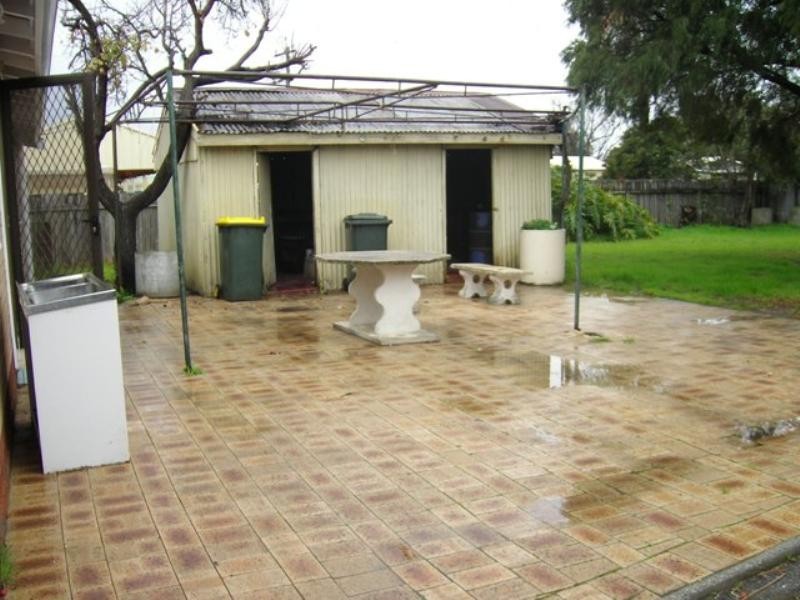 14 Railway Parade, Midland WA 6056