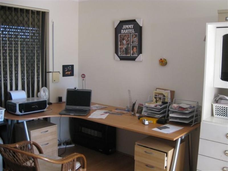 11 Northend Close, Swan View WA 6056