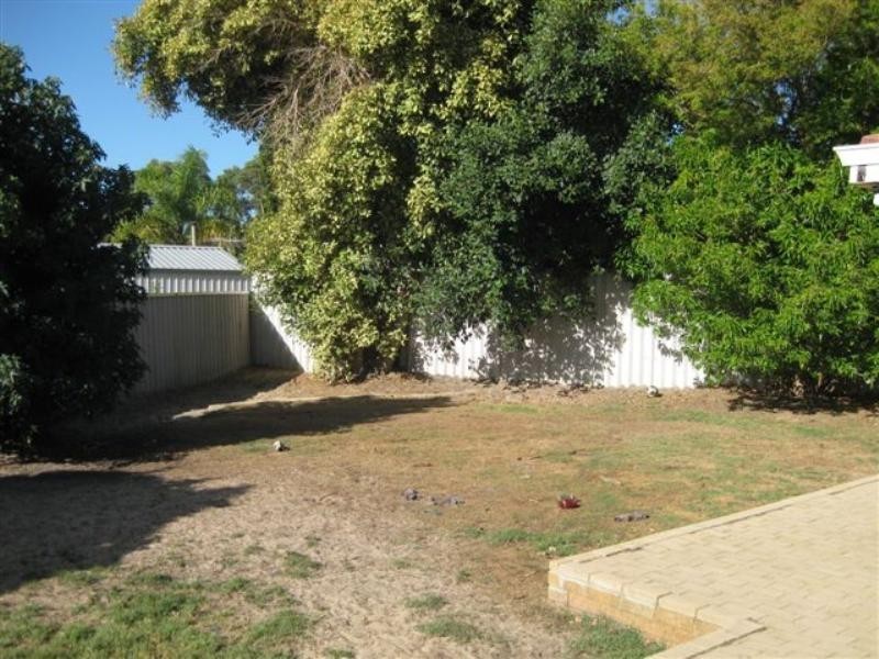 11 Northend Close, Swan View WA 6056