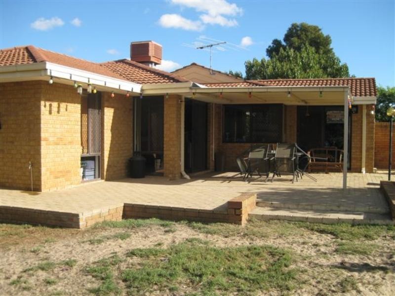 11 Northend Close, Swan View WA 6056