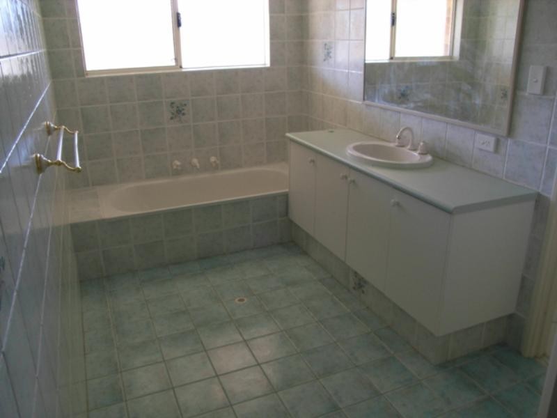 252 Moore Road, Baskerville WA 6056