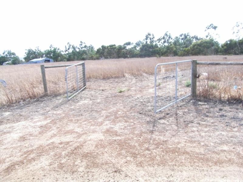 252 Moore Road, Baskerville WA 6056