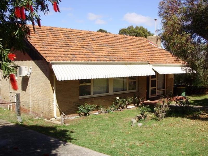 42 Tunnel Road, Swan View WA 6056