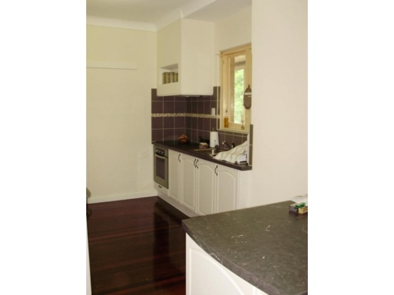 42 Tunnel Road, Swan View WA 6056