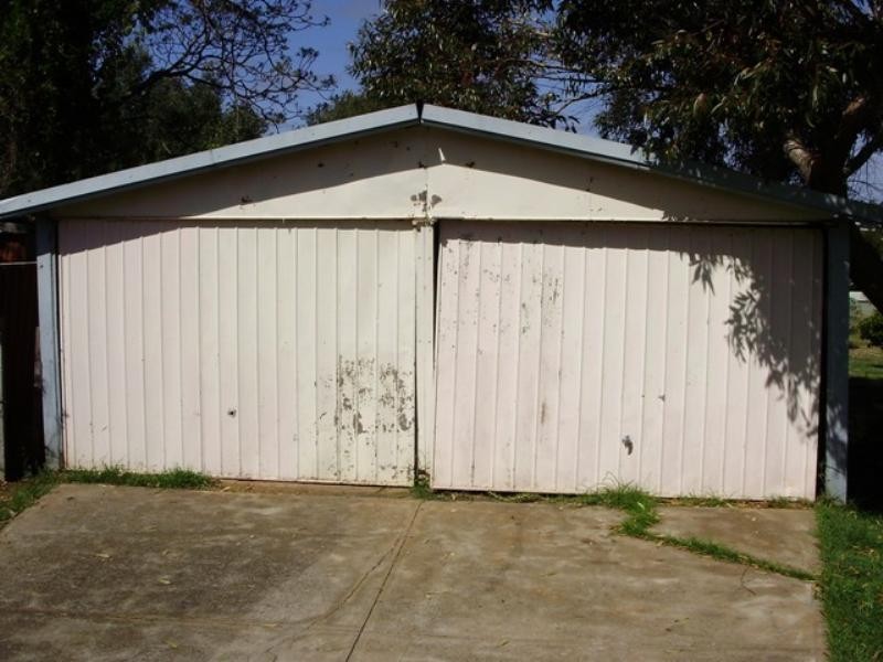 42 Tunnel Road, Swan View WA 6056