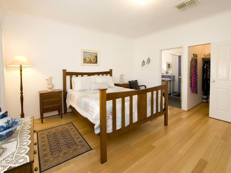 30 Degrey Retreat, Jane Brook WA 6056