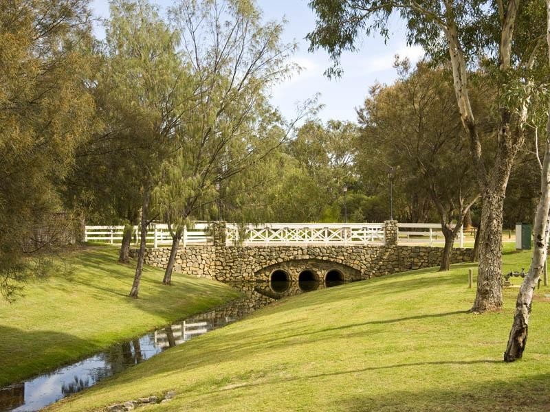 30 Degrey Retreat, Jane Brook WA 6056