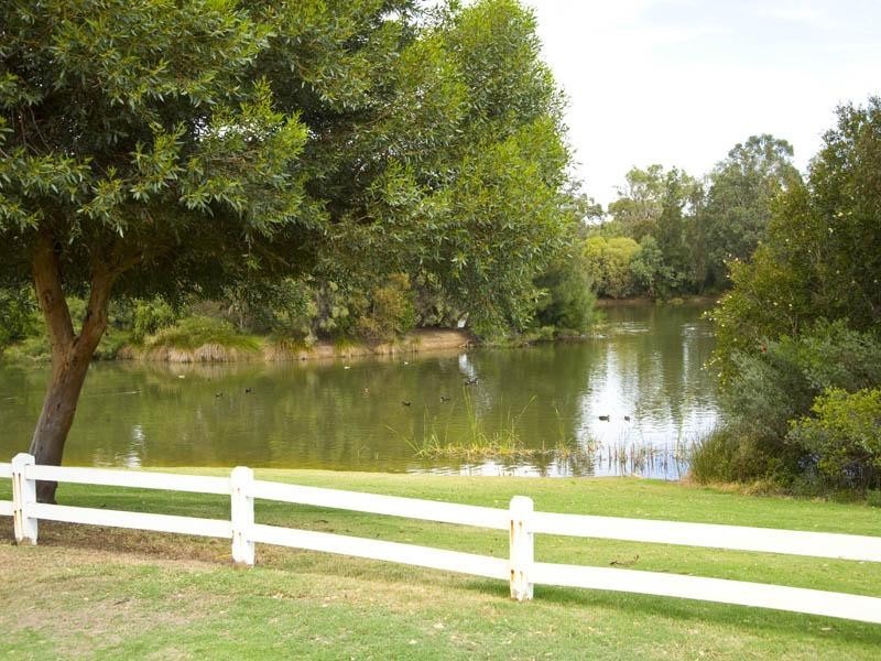 30 Degrey Retreat, Jane Brook WA 6056