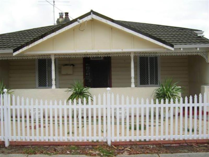 34 North Street, Midland WA 6056