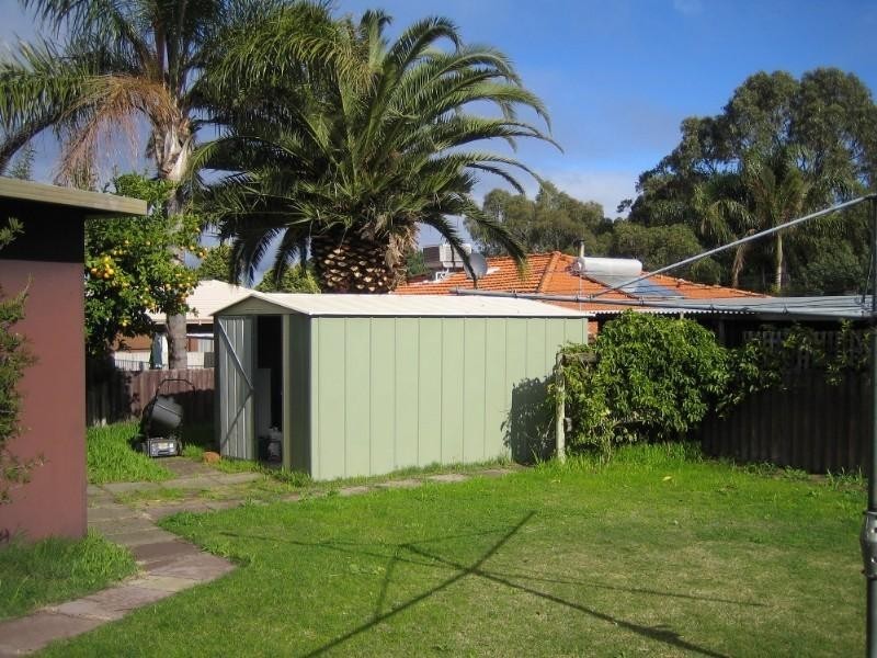 167 Blackadder Road, Swan View WA 6056