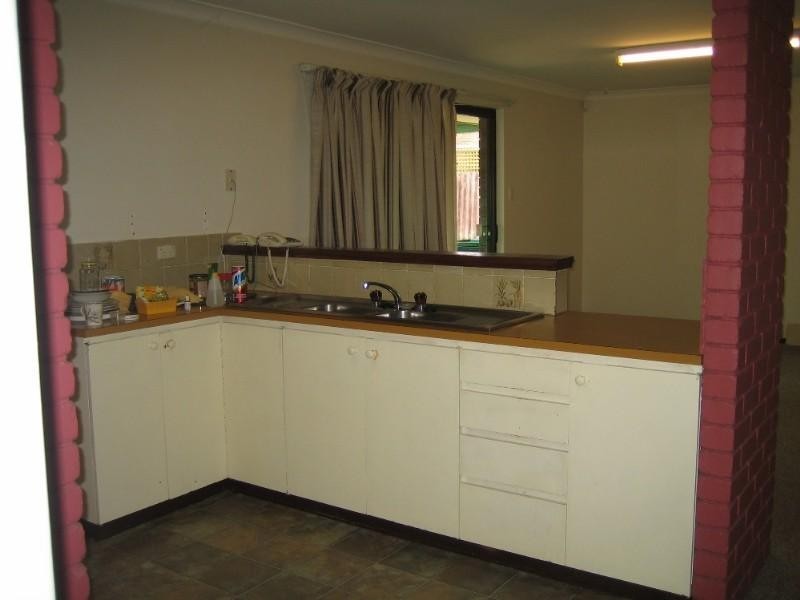 167 Blackadder Road, Swan View WA 6056