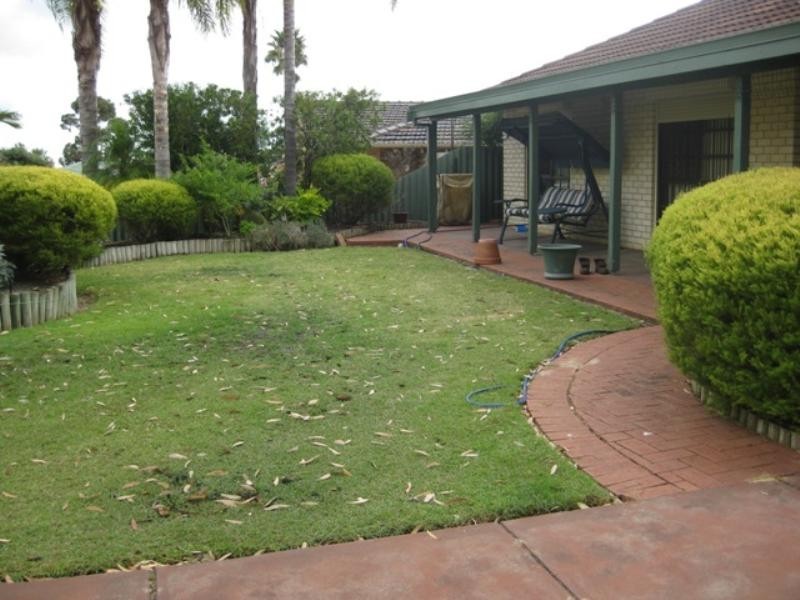 9 Northend Close, Swan View WA 6056