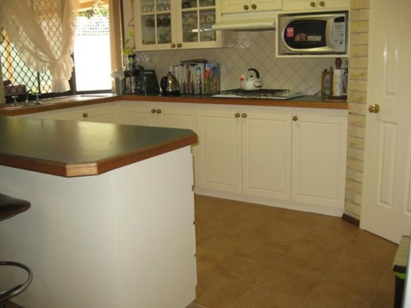 9 Northend Close, Swan View WA 6056