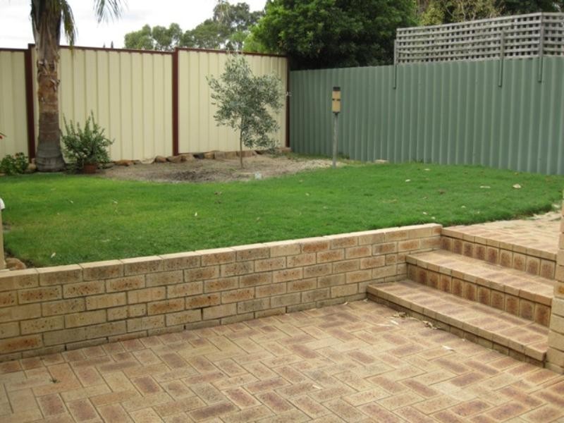 9 Northend Close, Swan View WA 6056